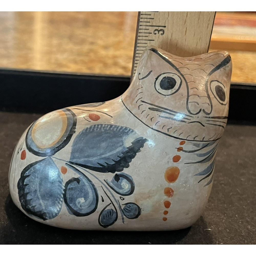 Tonala Cat Sculpture Folk Art Mexican Pottery Flower Design Signed VTG - Picture 8 of 8